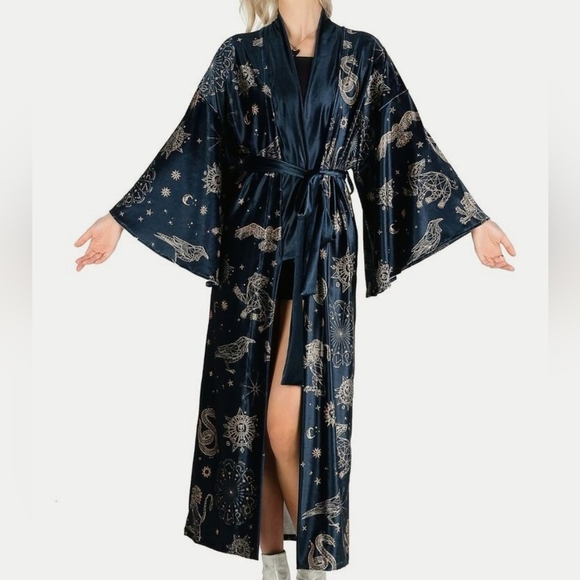 Blackmilk Harry Potter Magic Sky Velvet Swan Kimono - Picture 1 of 15